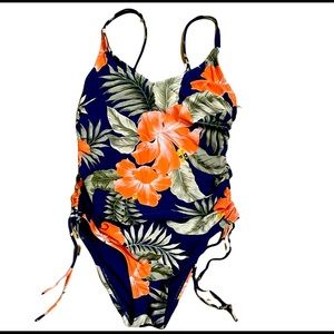 Kona Sol women’s One piece floral swimsuit EUC like new